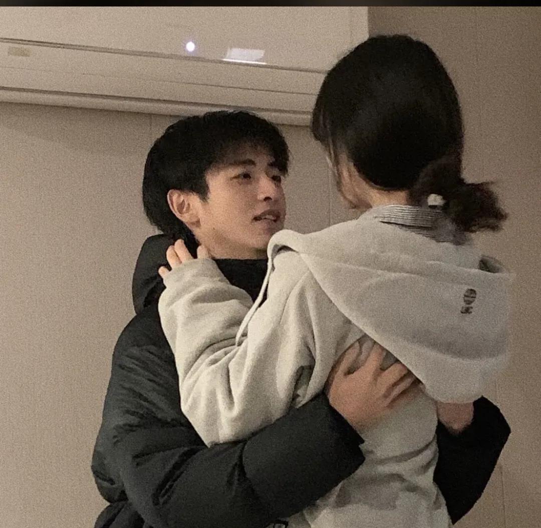 几岁谈恋爱才是真正的谈恋爱,真正的男女谈恋爱视频