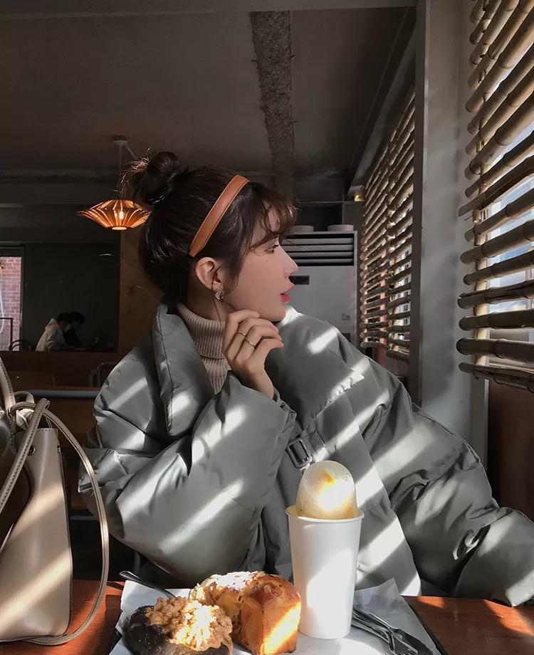 韩系欧尼风衣外套,韩国欧尼黑色大衣搭配