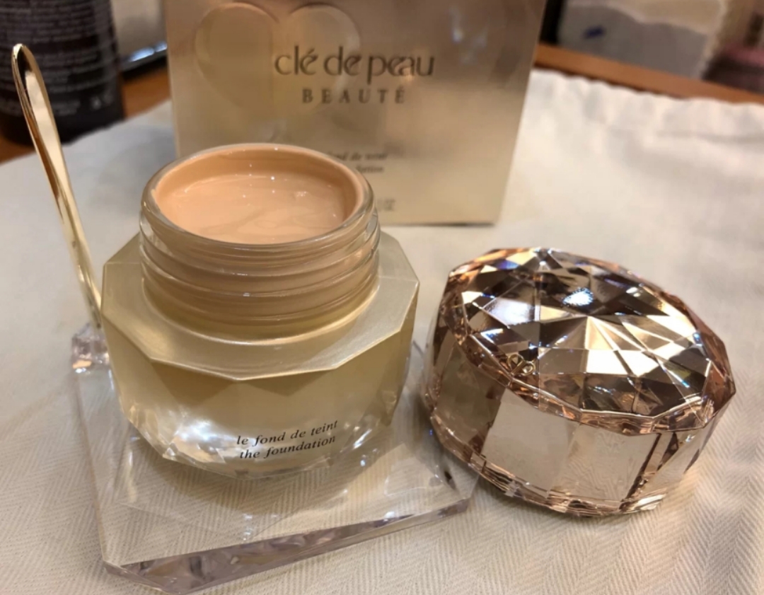 秋冬粉底液推荐不容易浮粉,持久遮瑕又水润的粉底液推荐