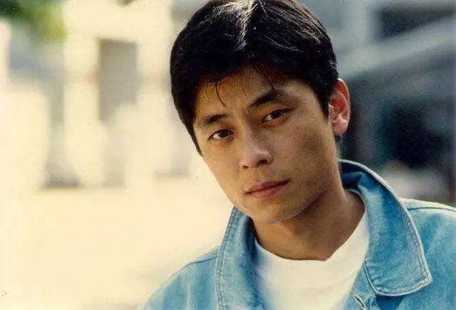 王杰被毒嗓子是真是假,王杰被毒哑之谜