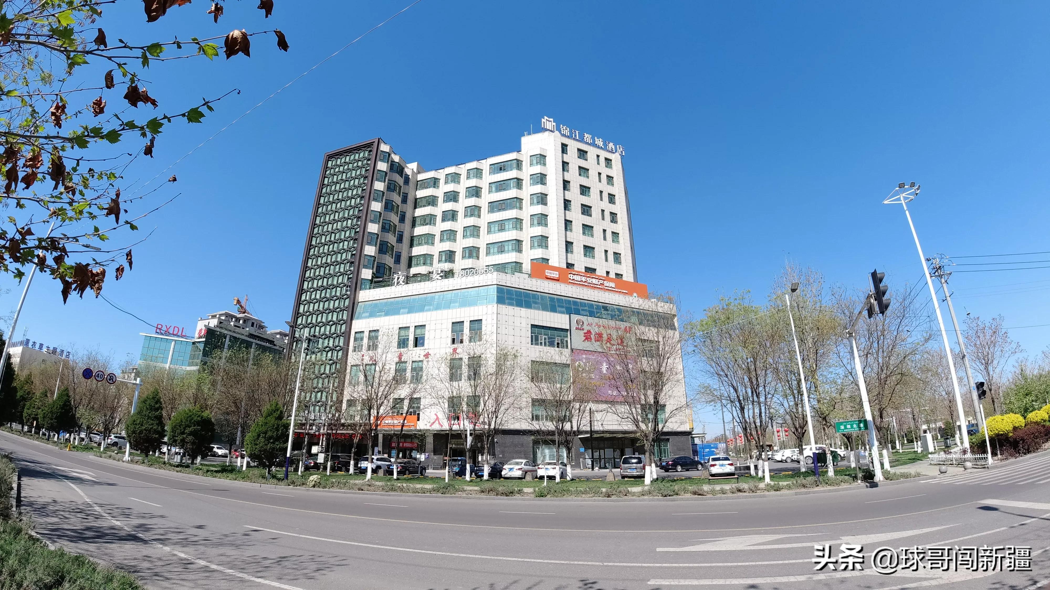 伊宁市具备成为大城市的许多条件，旅游业发达，为何仅排*疆新**第四