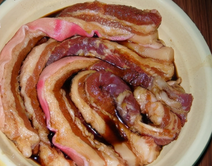 腌腊肉怎么放盐合适,腌腊肉的放盐比例是多少