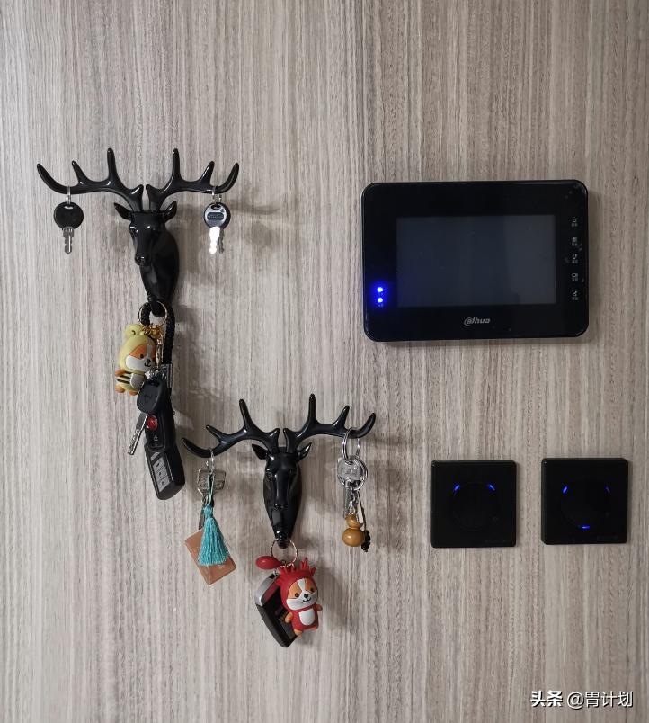 一个不起眼的小挂钩，帮我解决多年的小烦恼，让家里变得更整齐了