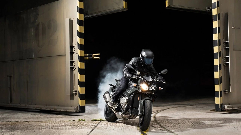 宝马新款四缸街车s1000r谍照曝光,宝马s1000r街车二手价