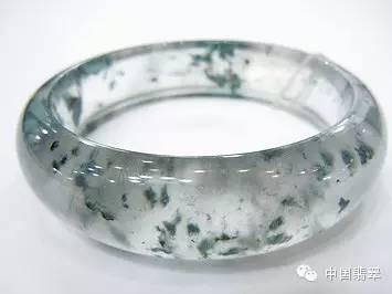 从8亿天价玻璃看翡翠市场上的“替身”