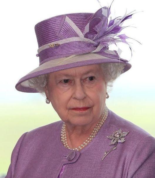 钻石首饰会因何而闻名于世？绝艳的璀璨美，微露一角让人迷失自我