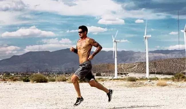 提高马拉松成绩的无氧动作,马拉松提高摄氧量跑法