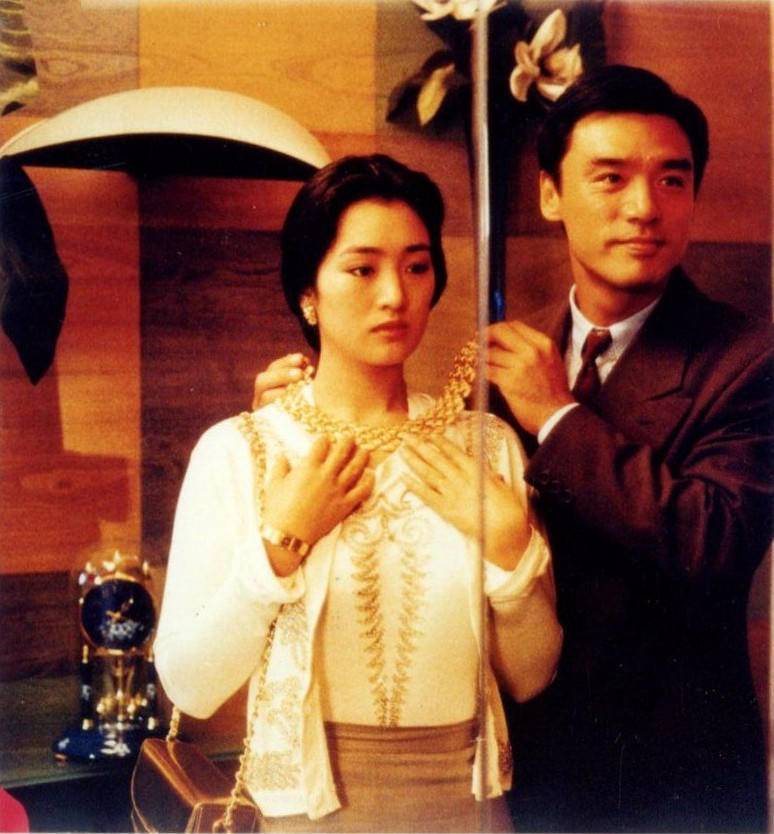 巩俐演技“封神”之作，如果你只看到了“土”，等于没看懂