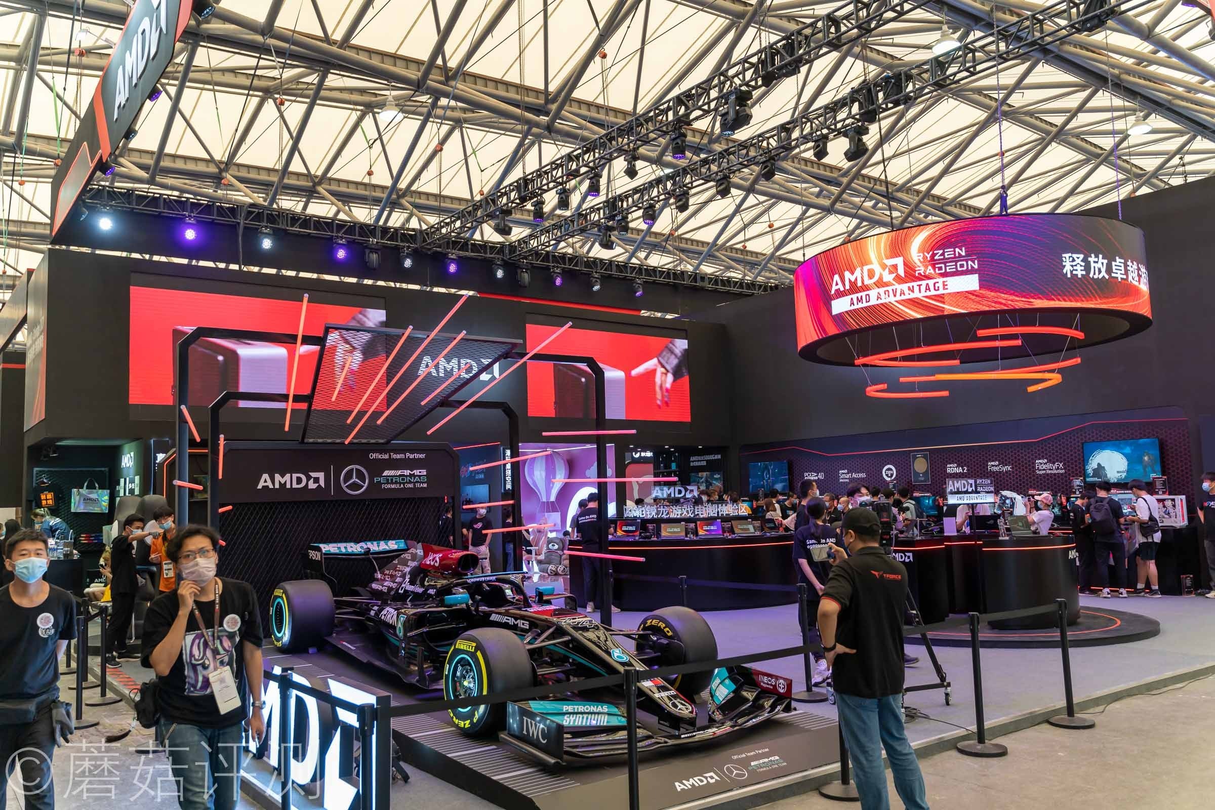 又有啥好玩的？蘑菇带你逛ChinaJoy2021，硬件、车和漂亮的小姐姐