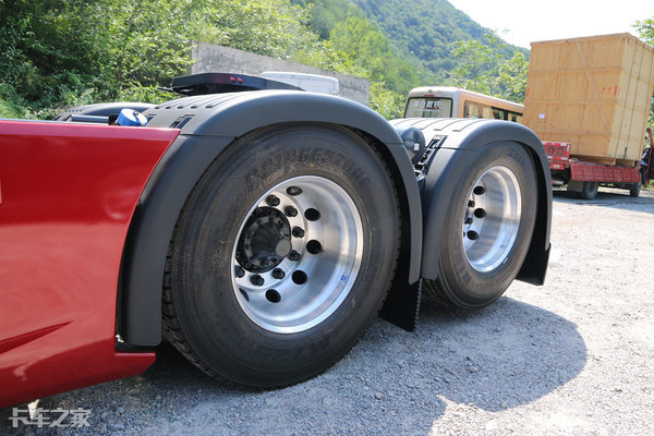 公路之王斯堪尼亚s500,斯堪尼亚s500跑高速视频