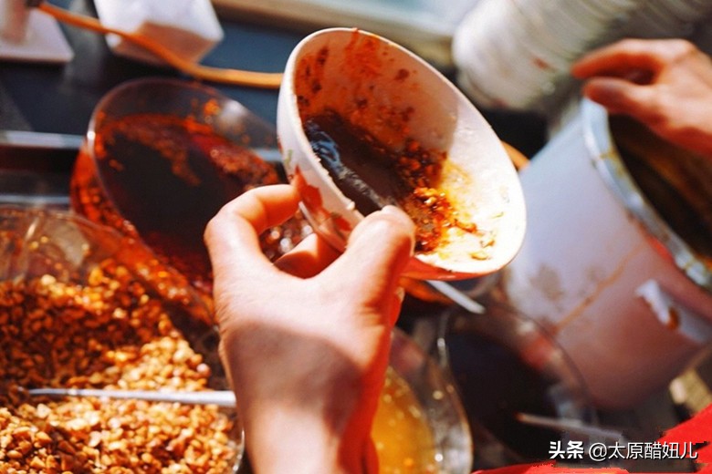 山西辣汁豆腐脑,山西碗团辣椒油