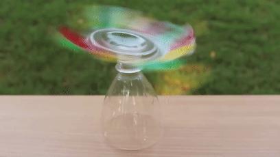 穷人的乐高什么样？印度大佬用垃圾做的玩具，火了