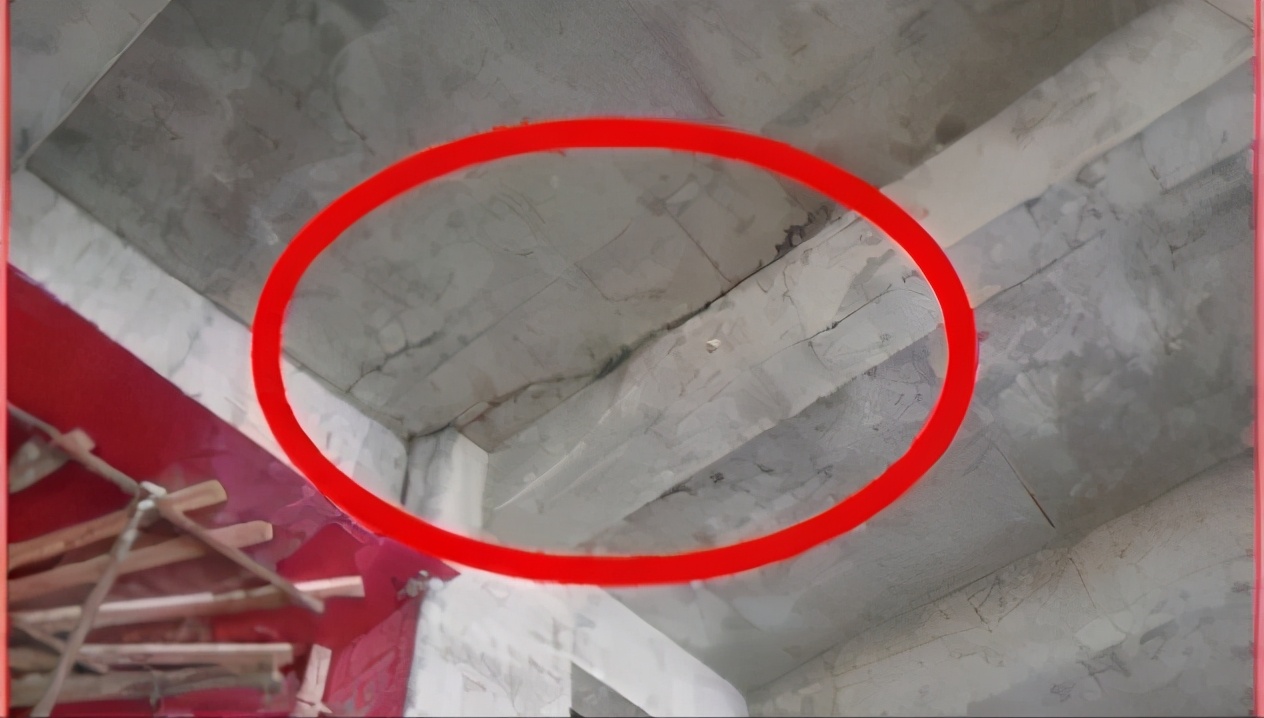 下水管与楼下楼板连接处渗水,混凝土楼板渗水原因