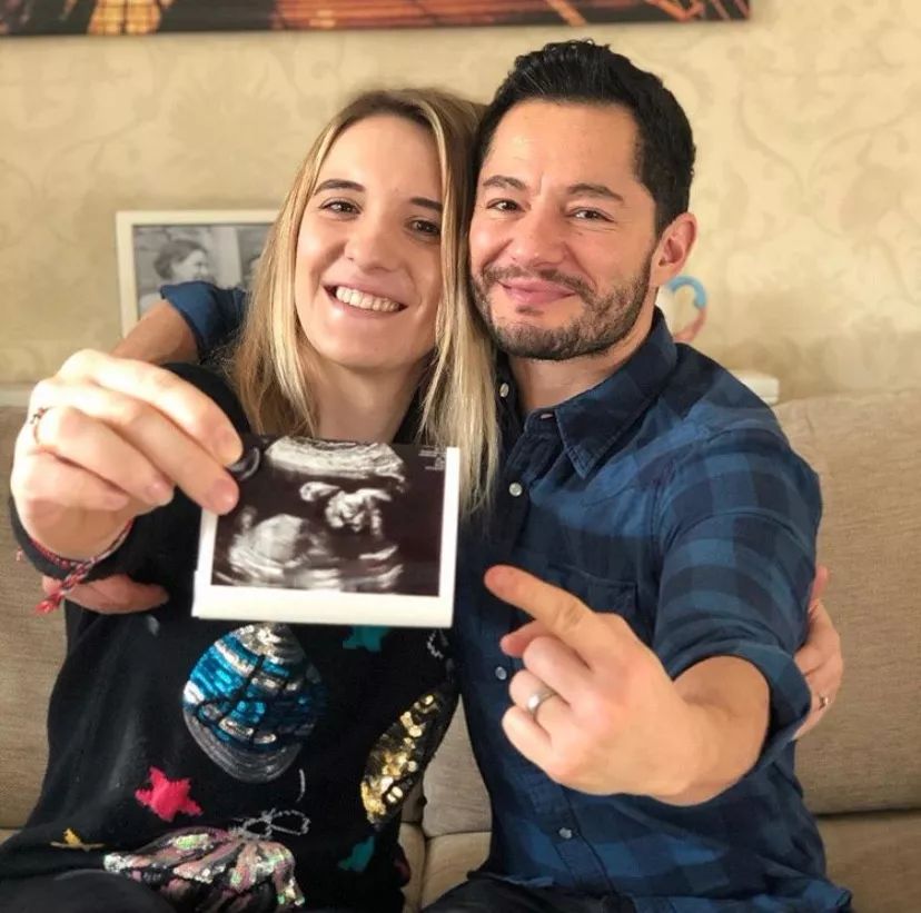 一对男女互换性别,一见钟情后生儿育女:有爱,性别有什么关系?