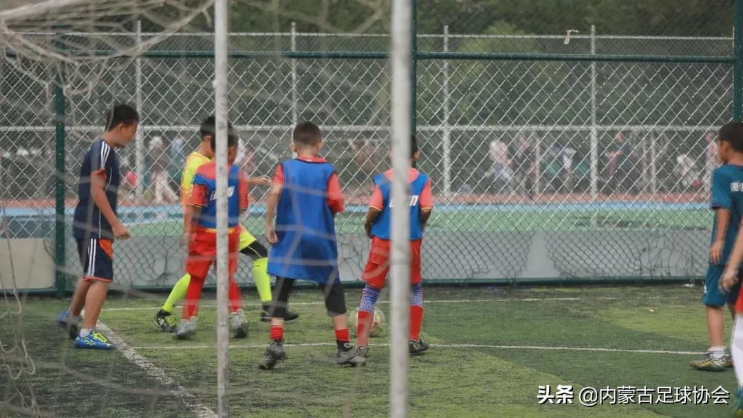 暑期足球训练营封闭式,暑假青少年足球赛事集训