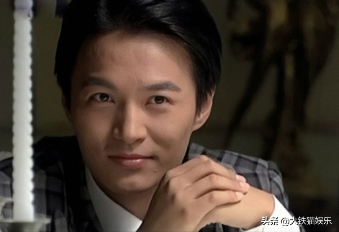 8位桃花眼男明星,最迷人的六位帅哥