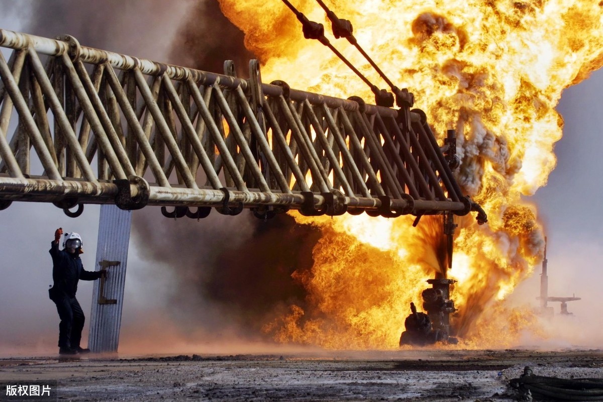 原油跌了国内油价涨了为什么,原油暴跌中石油会怎样