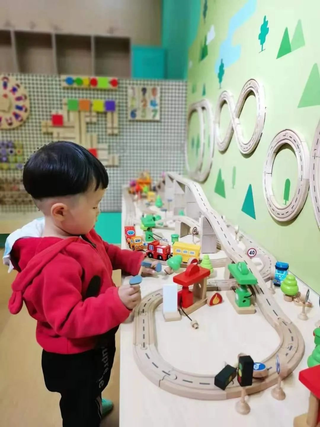 布局线下新零售，玩木乐园*局破**获客难、坪效低