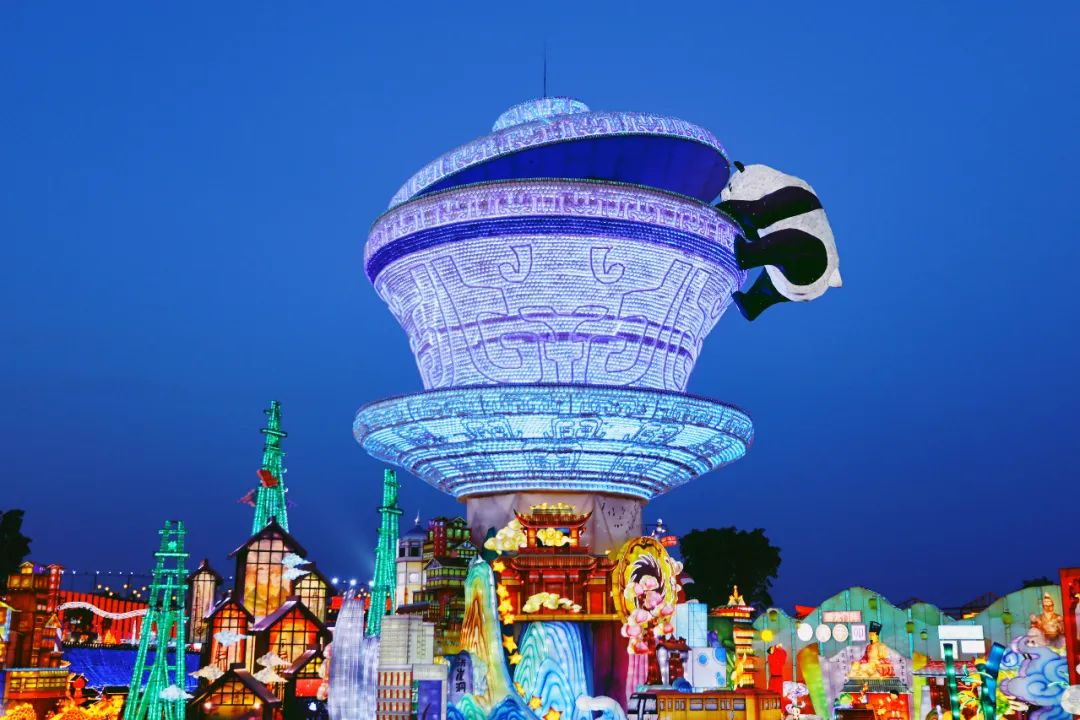 投资近2亿元！全世界规模最大的自贡灯会，一晚上逛到腿废