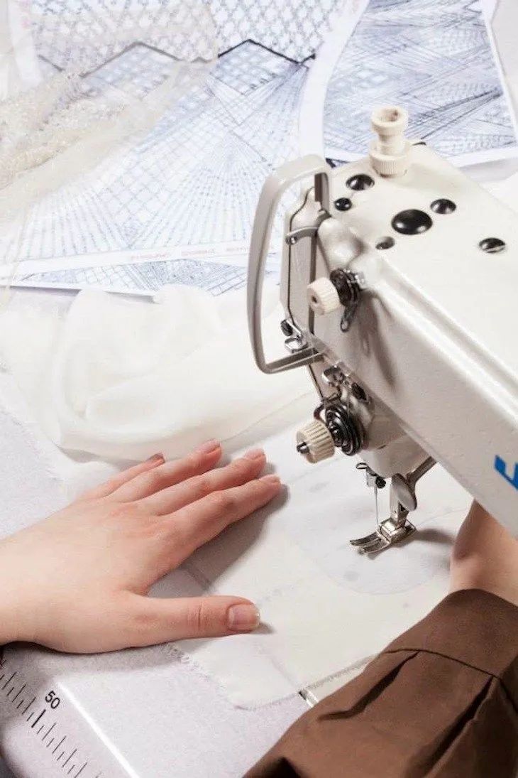 服装设计师助理需要哪些条件,服装设计师助理一般都干嘛