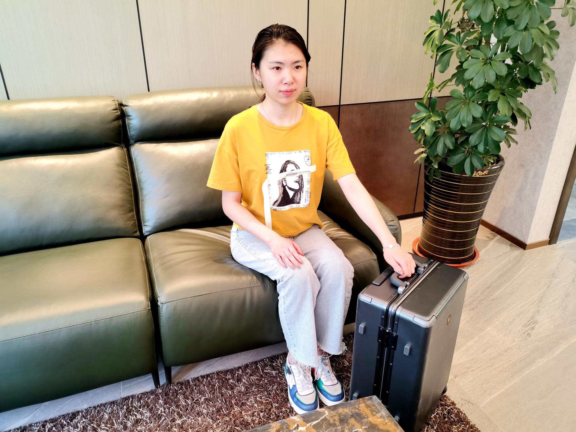 罗永浩地平线8号卖多少,罗永浩直播间旅行箱