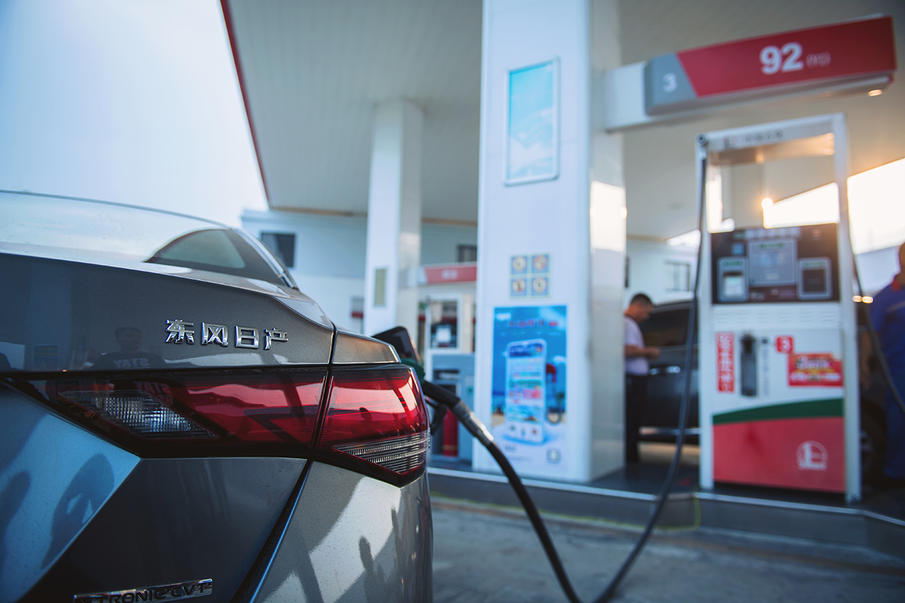 最新款日产轩逸试车,13年新轩逸1.6自动高配的油耗