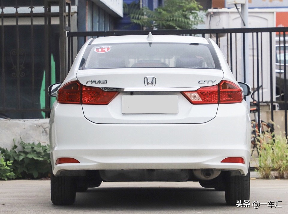 本田锋范手动挡汽车报价,本田锋范手动挡低配落地价