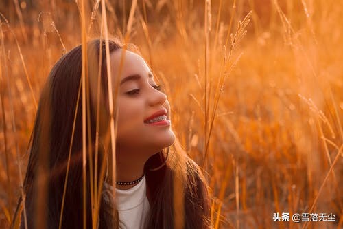女人在年少懵懂的时候选择了婚姻,女人到中年才知道爱情真的难