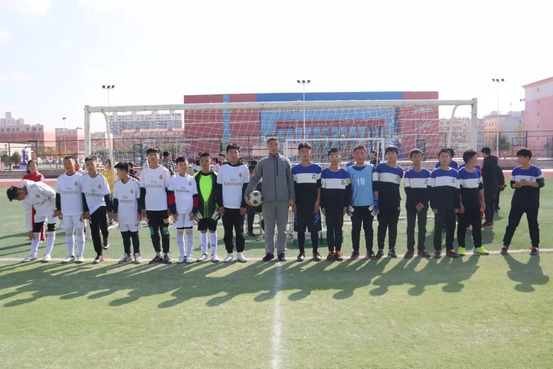 定边县东关小学足球队比赛视频,榆林市定边县第三中学足球联赛