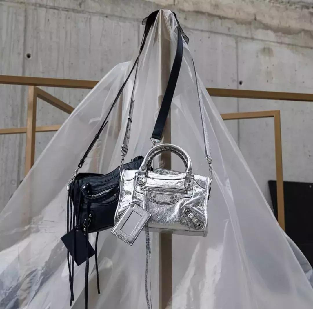 女生第一个入门名牌包怎么选,人生第一只名牌包怎么选