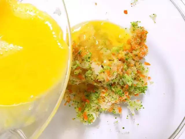 胡萝卜鳕鱼蒸糕宝宝辅食不加鸡蛋,鳕鱼蒸时蔬的配方