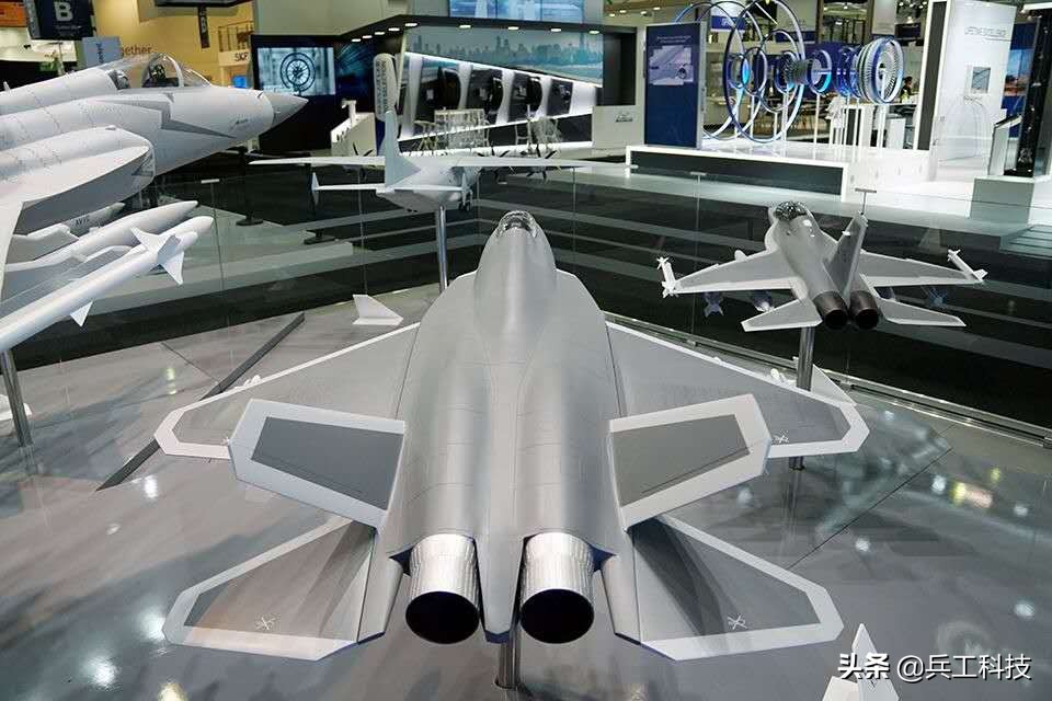 歼31最新演示,歼31战斗机亮相航展