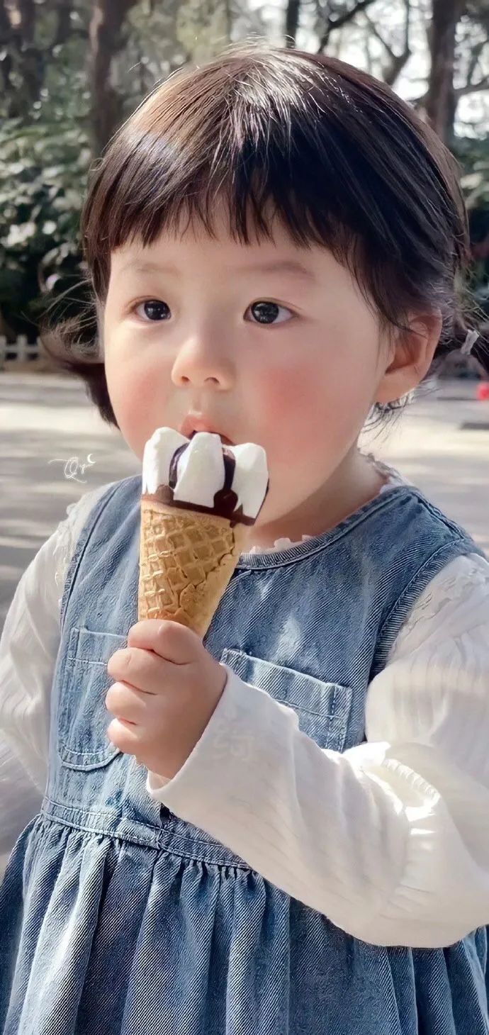 可爱宝宝壁纸高清全屏可自取,手机壁纸宝宝可爱女孩