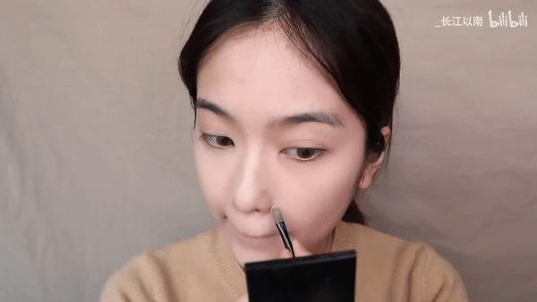 被称作泰国最美小花的90后，画上这个妆连Lisa都要被比下去