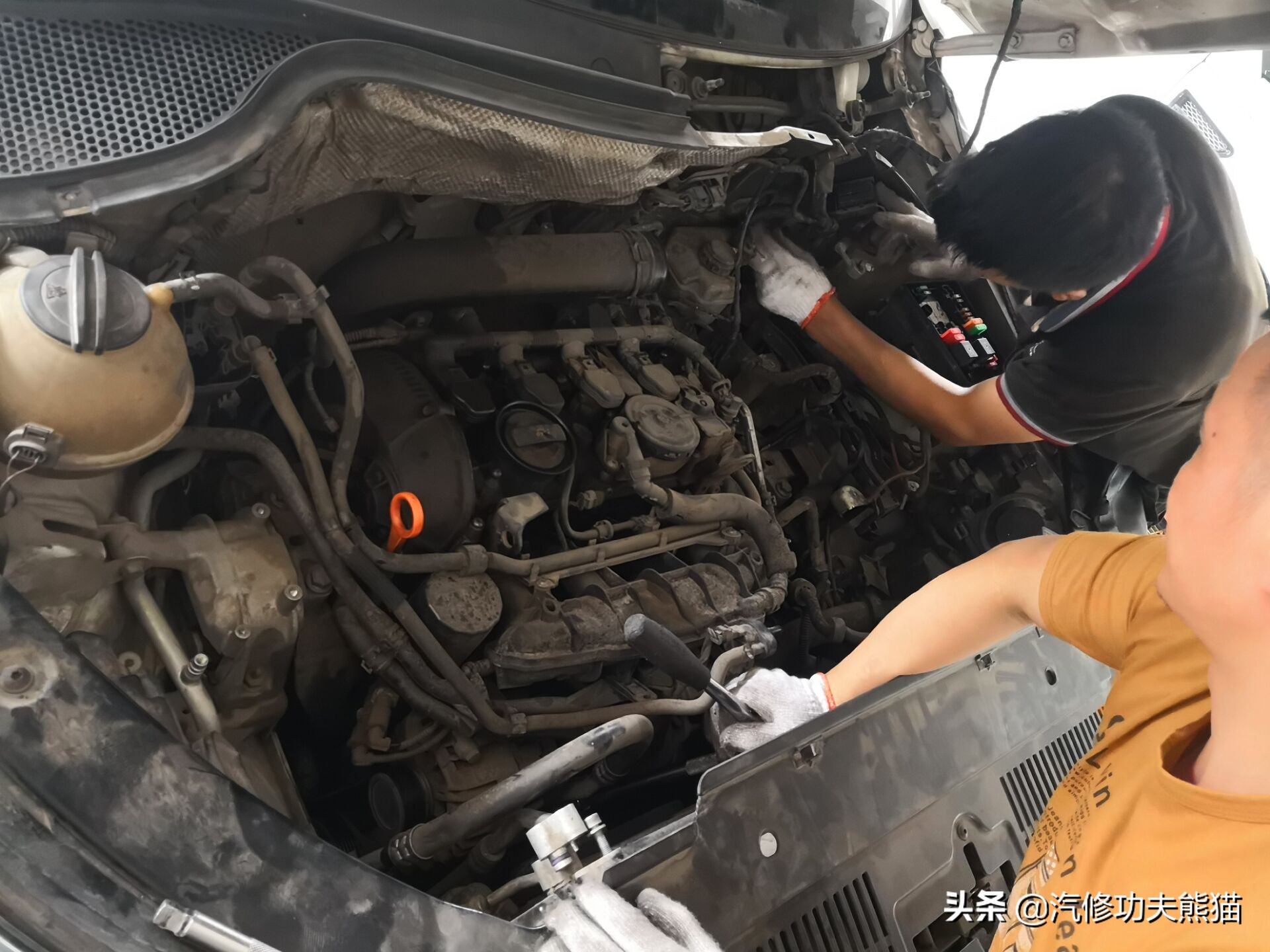 大众途观发动机烧机油维修多少钱,2010款大众途观严重烧机油