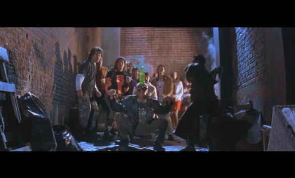 1995年成龙不要命的一跳，拿下8230万票房，让好莱坞也竖起大拇指