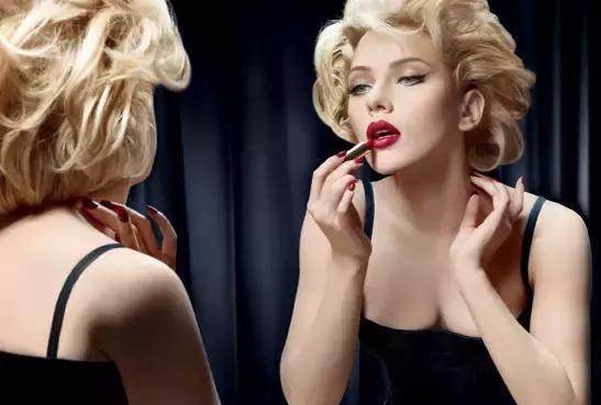 斯嘉丽约翰逊金球奖事件,斯嘉丽约翰逊生化危机