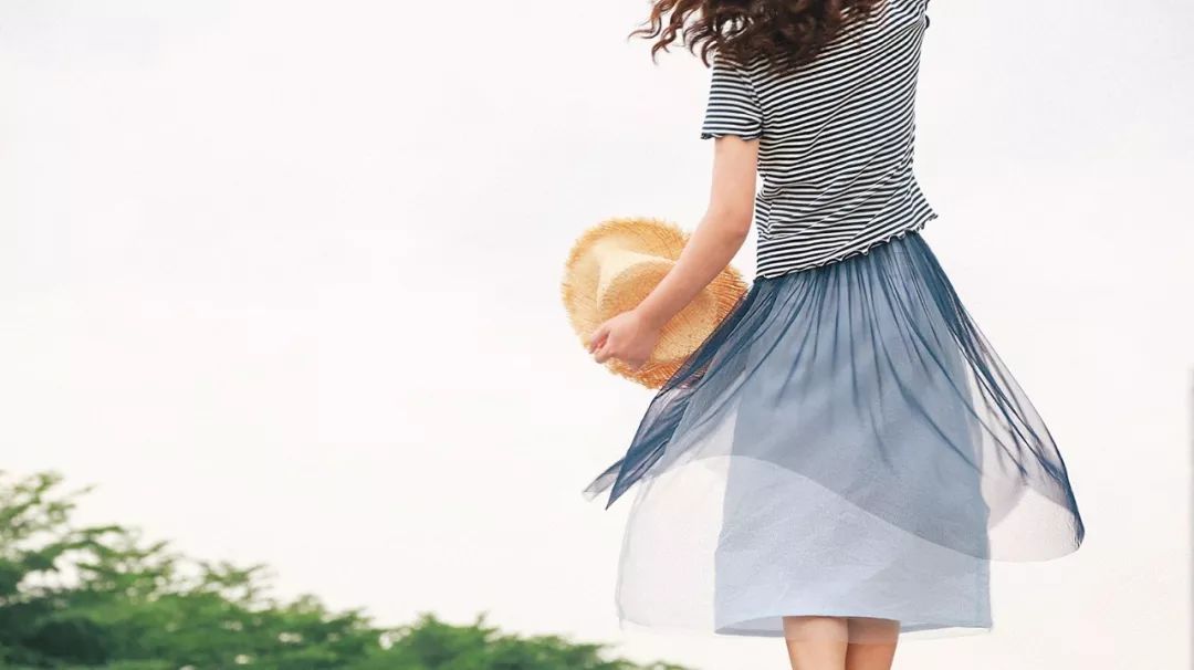 这20款惊艳的蓝色单品看一眼就迷上了。