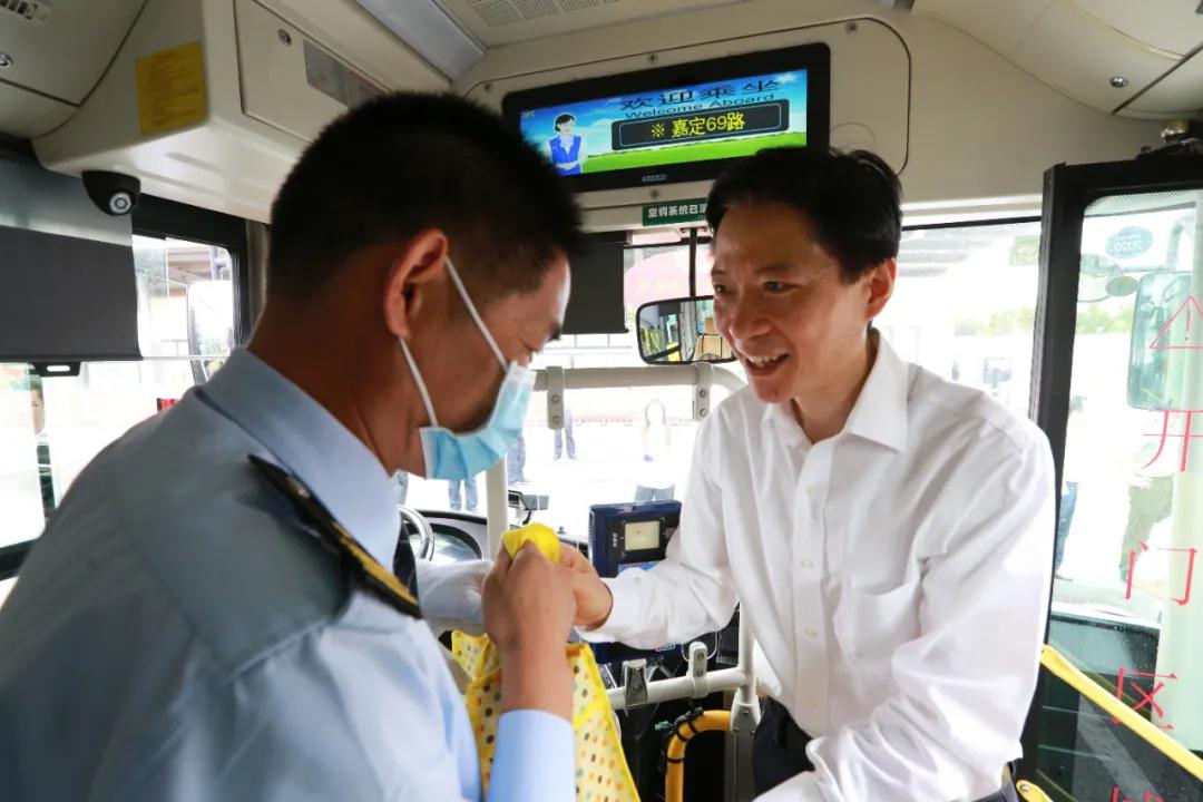 春节前走访慰问部队军民鱼水情深,新春走基层慰问官兵