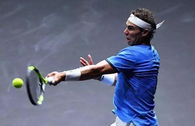 手肘扭伤一用力或旋转就疼怎么办,手肘扭伤应该伸直还是弯曲