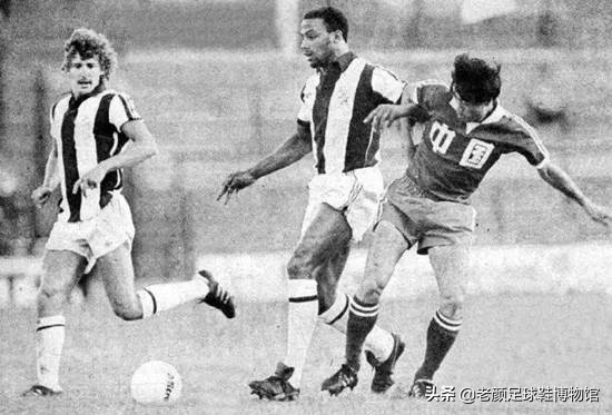 英格兰第一铁汉，骨折踢完比赛，40年前战胜曾国足，爱穿牛逼鞋