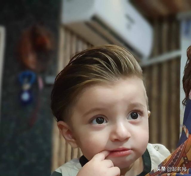 建党节出生男孩名字,建党节生的孩子该怎么取名字