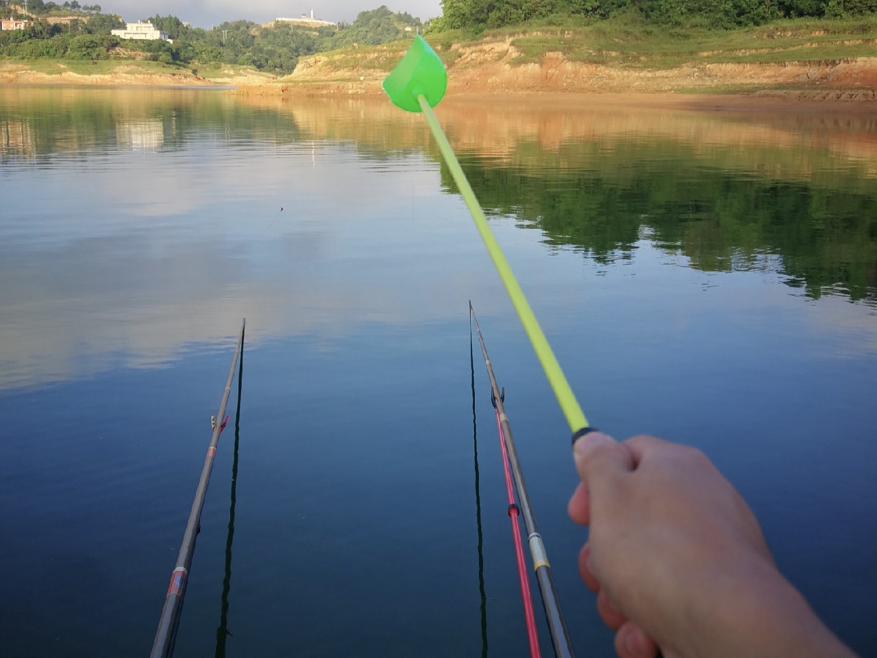 钓翘嘴和草鱼的正确方法与技巧,玉米粒夜钓鲤鱼草鱼方法及技巧