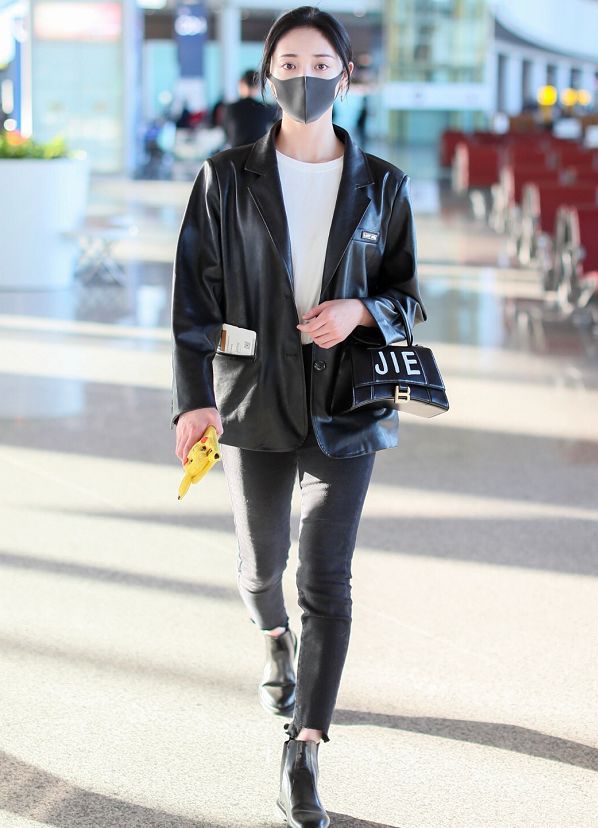 中式盘扣皮衣女刘雯,刘雯皮衣穿搭大合集