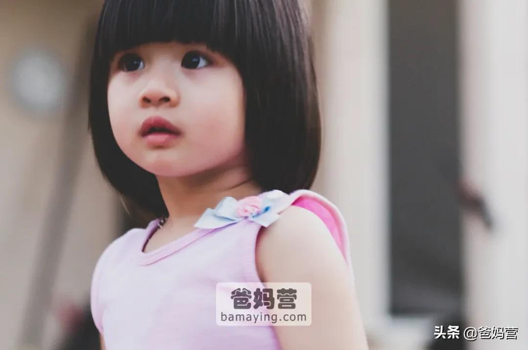 贾静雯孩子弱视,贾静雯女儿咘咘先天弱视是真的吗