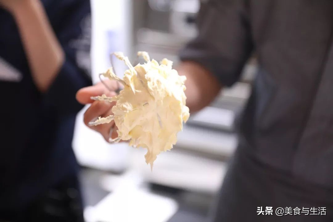 竟然比马卡龙还好吃?日本爆款小点心朗姆葡萄夹心饼干,超全配方