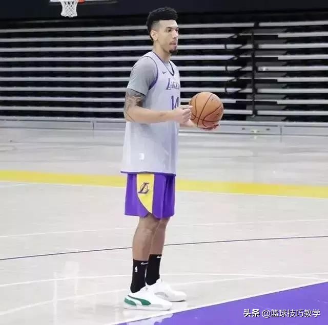 高颜值国外球鞋puma,puma的白色球鞋