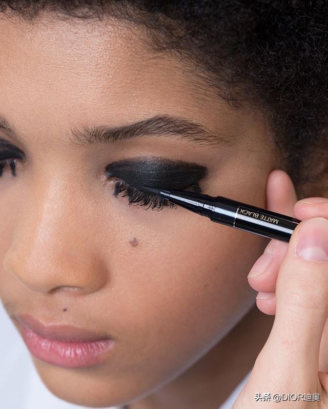 dior迪奥2019秋冬巴黎时装发布会,迪奥christiandior2020秋冬时装秀