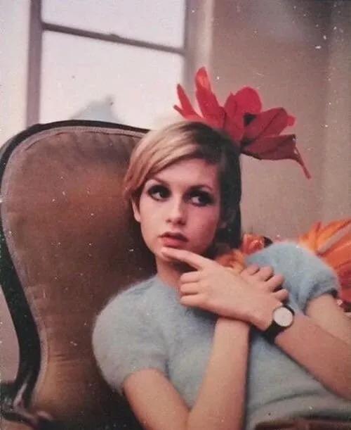 体重41kg的她，*翻推**了梦露性感丰腴的审美革命，成划时代流行符号