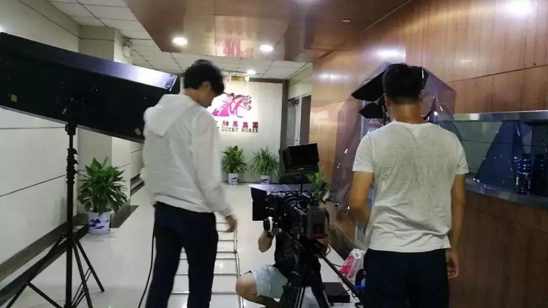 我们如何用半年时间，梳理出百年武汉赛马史？